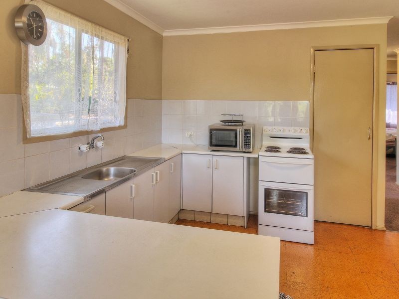 10 Green Rd, Regents Park QLD 4118