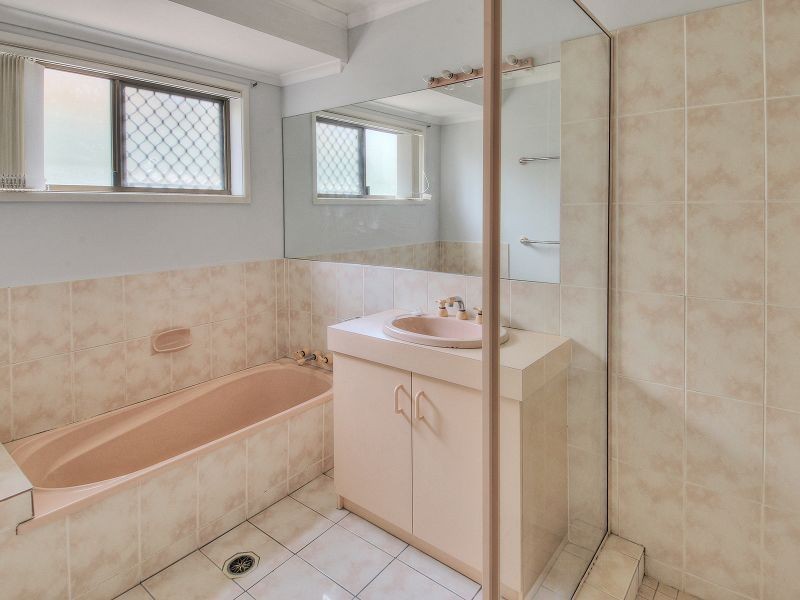 53 St Johns Way, Boronia Heights QLD 4124
