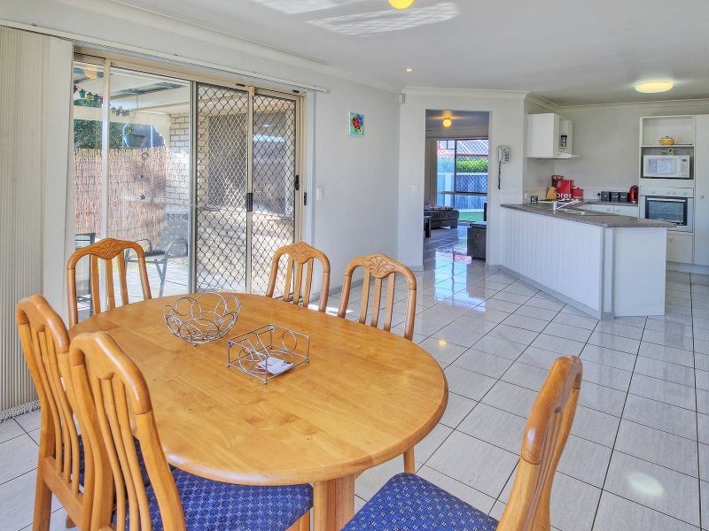 18 Thistle Street, Regents Park QLD 4118