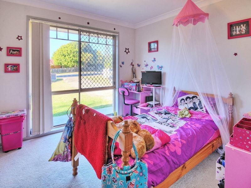 18 Thistle Street, Regents Park QLD 4118