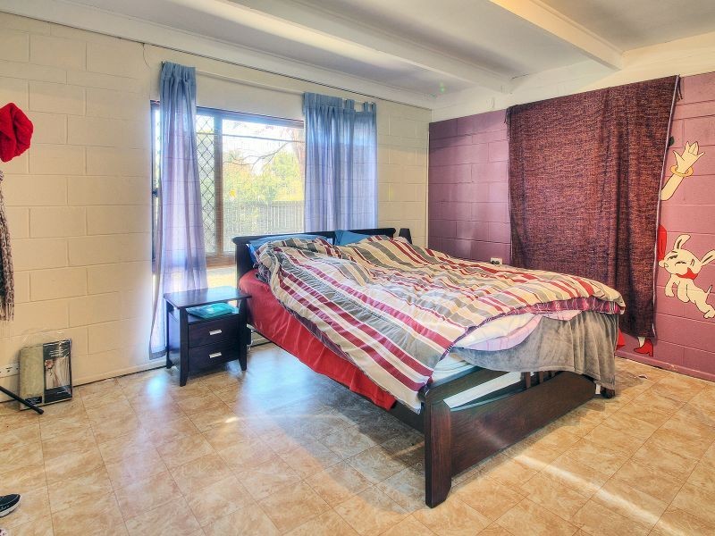 12 Green Rd, Regents Park QLD 4118