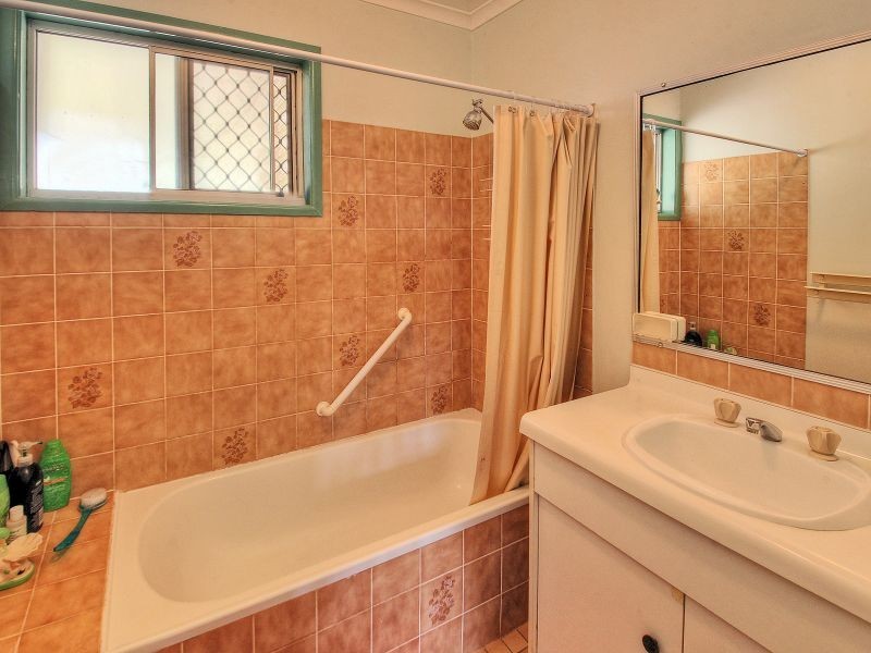 12 Selkirk Drive, Boronia Heights QLD 4124