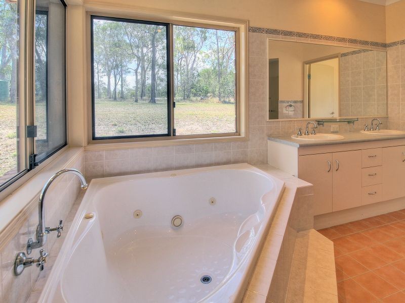 33 Rundalua Road, Chambers Flat QLD 4133