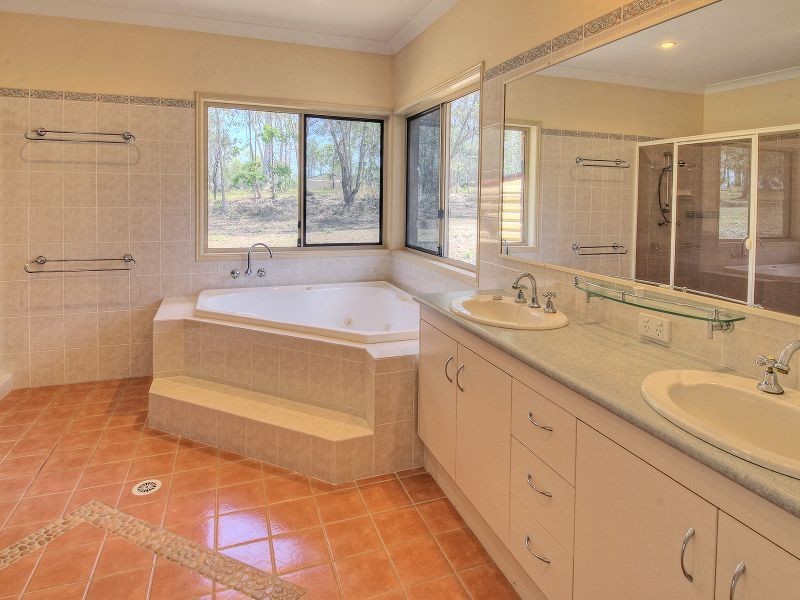 33 Rundalua Road, Chambers Flat QLD 4133