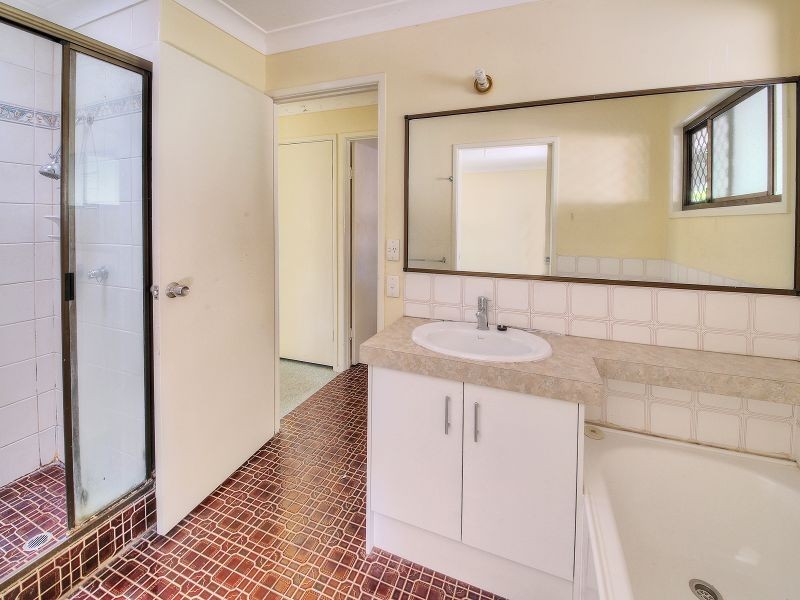 51 Vansittart Road, Regents Park QLD 4118