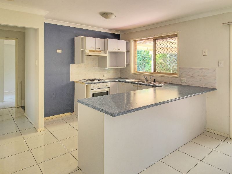 4 Noble Court, Regents Park QLD 4118