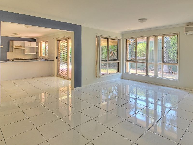 4 Noble Court, Regents Park QLD 4118