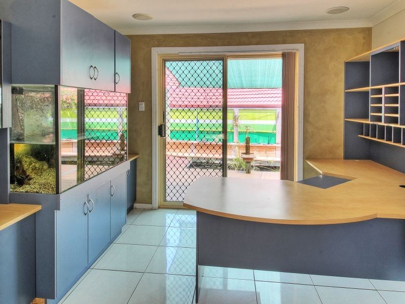 4 Noble Court, Regents Park QLD 4118