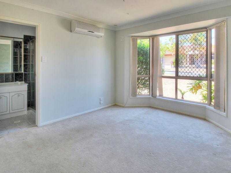 4 Noble Court, Regents Park QLD 4118