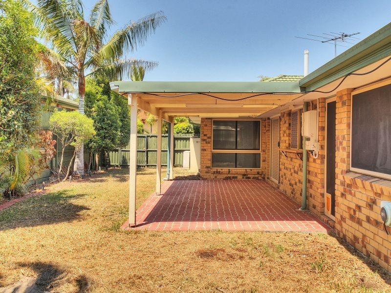 4 Noble Court, Regents Park QLD 4118