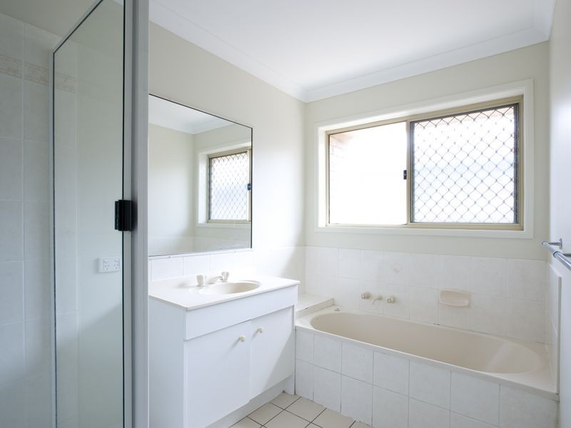 10 Lyndon Court, Boronia Heights QLD 4124