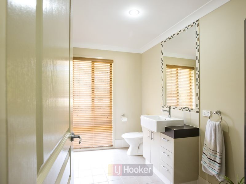 30 Compal Road, Park Ridge QLD 4125