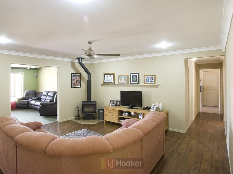 30 Compal Road, Park Ridge QLD 4125