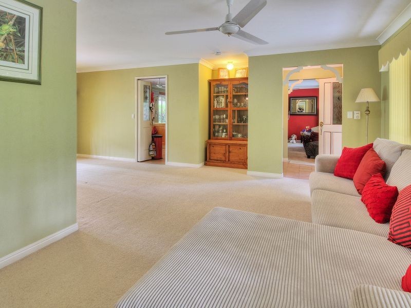 143 Merluna Road, Park Ridge South QLD 4125