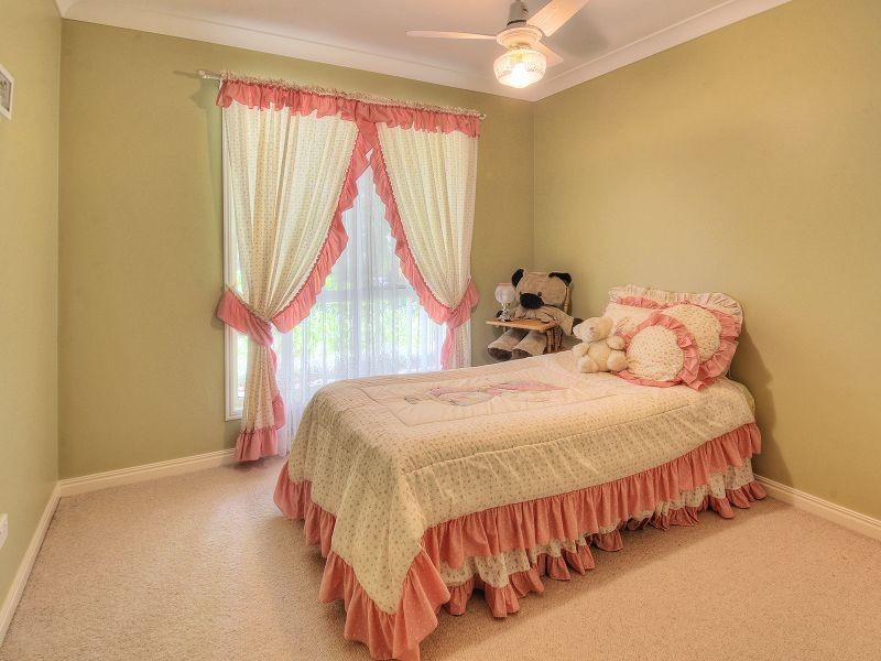 143 Merluna Road, Park Ridge South QLD 4125