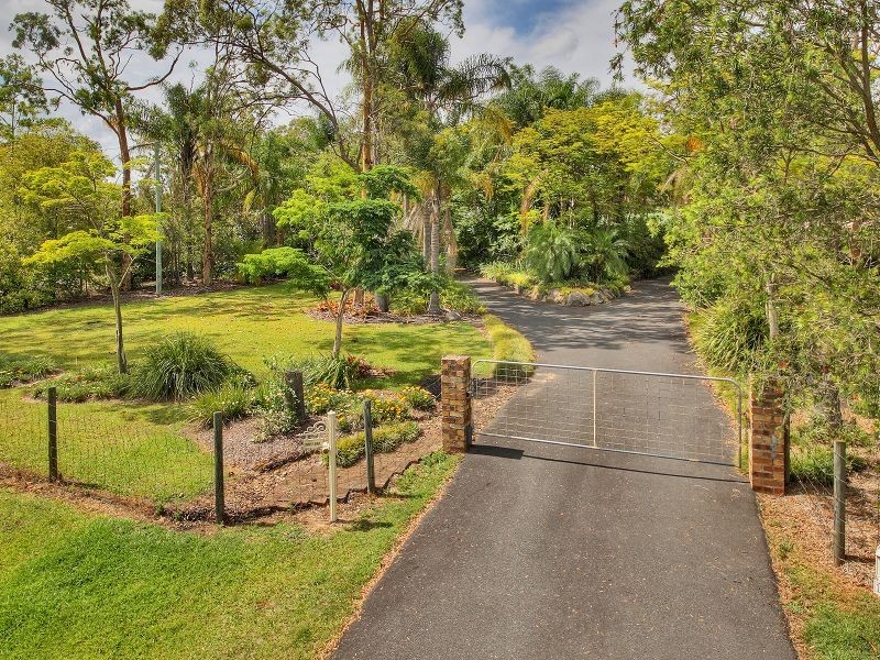 143 Merluna Road, Park Ridge South QLD 4125