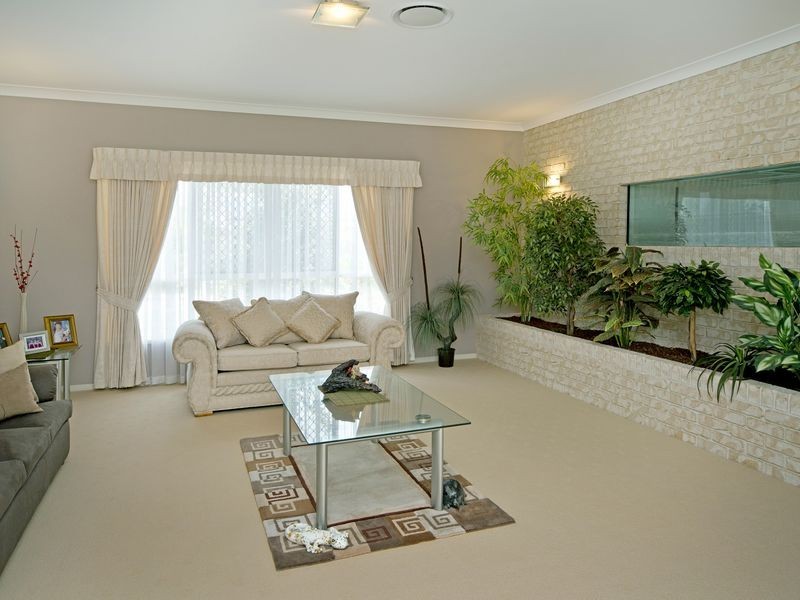 27 Woodend Court, Park Ridge QLD 4125