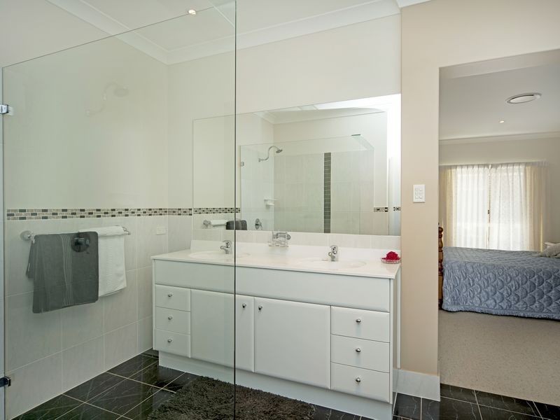 27 Woodend Court, Park Ridge QLD 4125