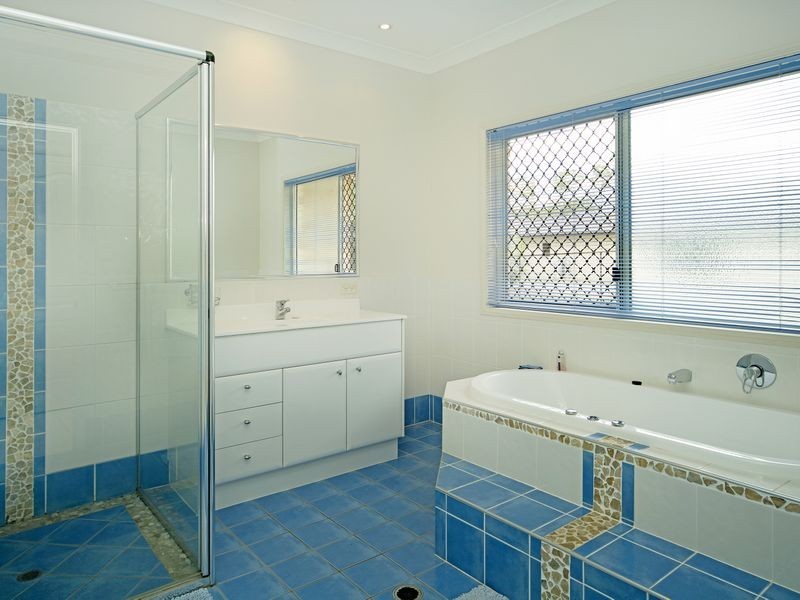 27 Woodend Court, Park Ridge QLD 4125