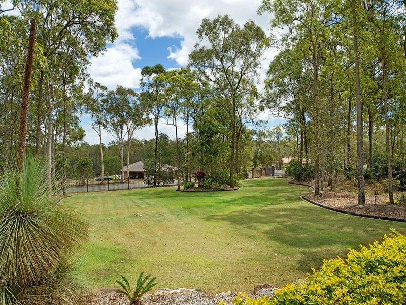 27 Woodend Court, Park Ridge QLD 4125