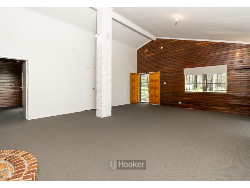 590 Middle Road, Greenbank QLD 4124