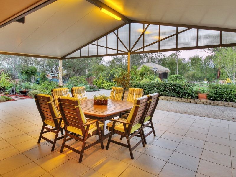 17 Lobelia Court, New Beith QLD 4124