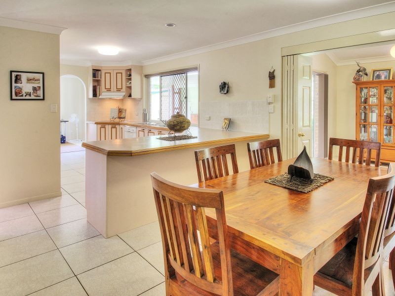 110 – 112 Eildon Close, Munruben QLD 4125