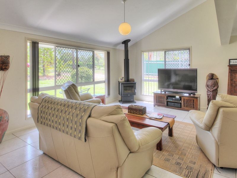 110 – 112 Eildon Close, Munruben QLD 4125