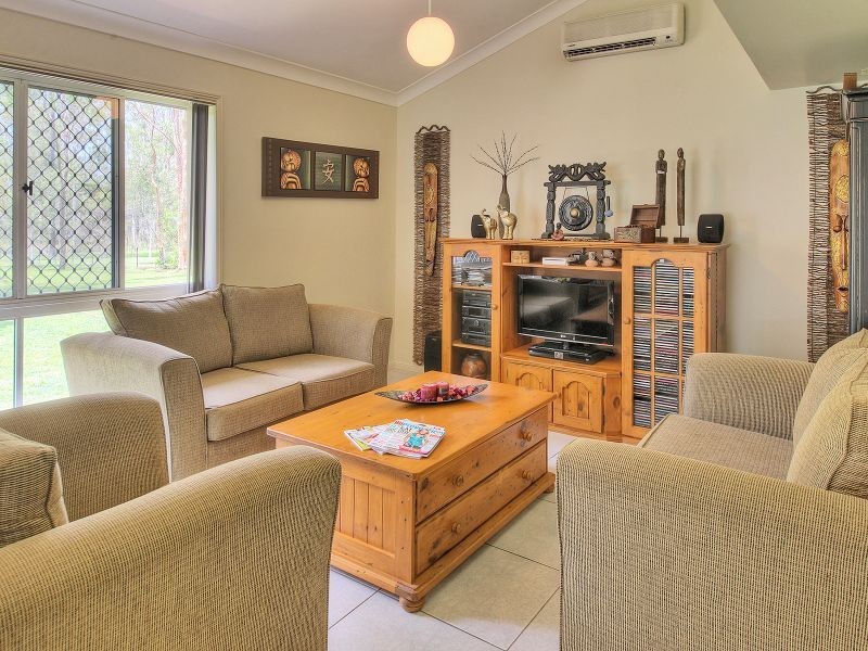 110 – 112 Eildon Close, Munruben QLD 4125