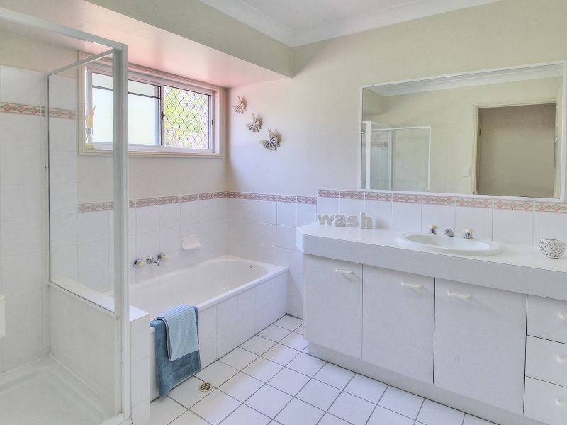 110 – 112 Eildon Close, Munruben QLD 4125