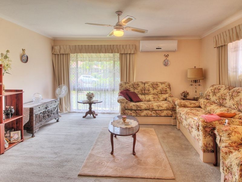 17 Parkroyal Crescent, Regents Park QLD 4118