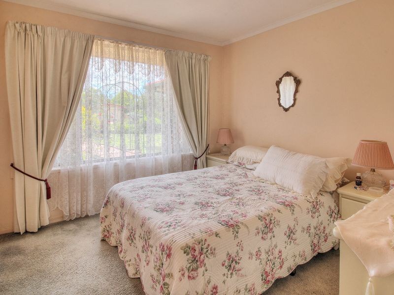 17 Parkroyal Crescent, Regents Park QLD 4118