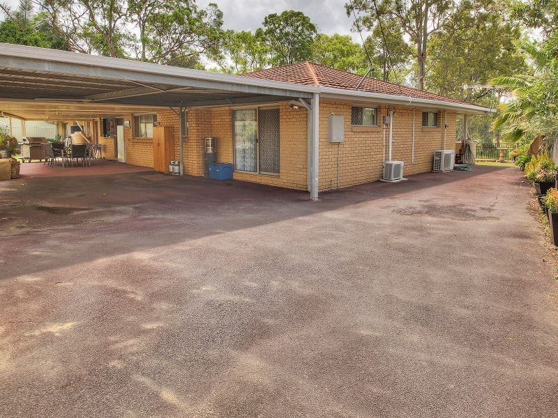 6 Acorus Court, Regents Park QLD 4118