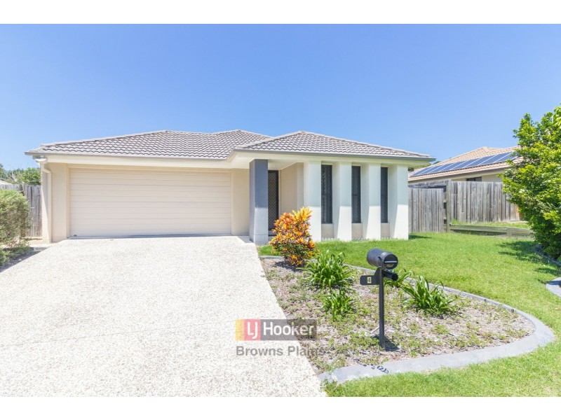 4 Lachlan Lane, Hillcrest QLD 4118