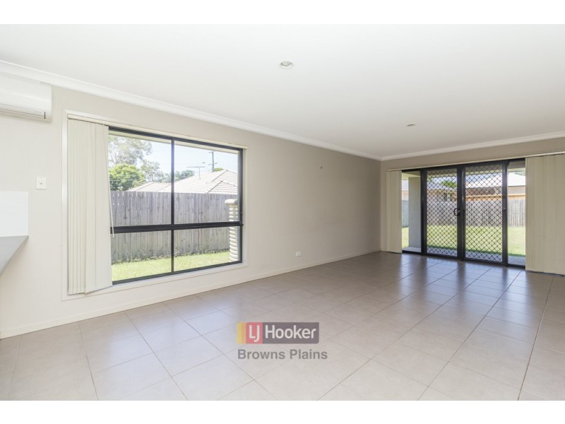 4 Lachlan Lane, Hillcrest QLD 4118