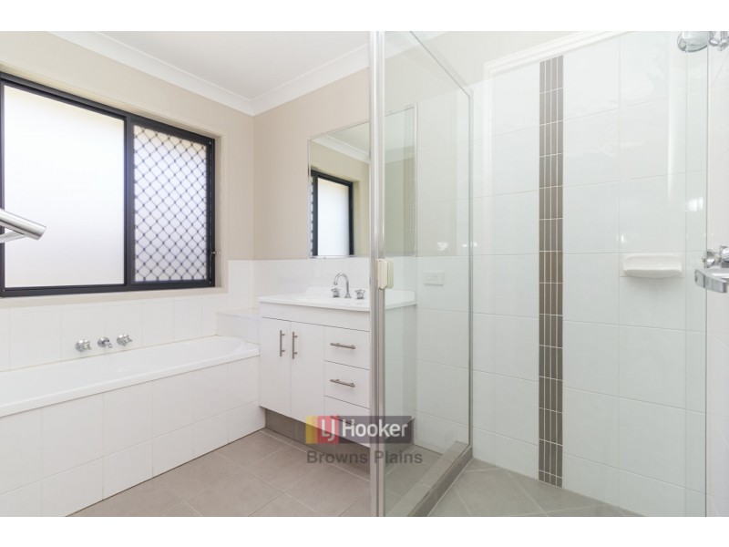 4 Lachlan Lane, Hillcrest QLD 4118