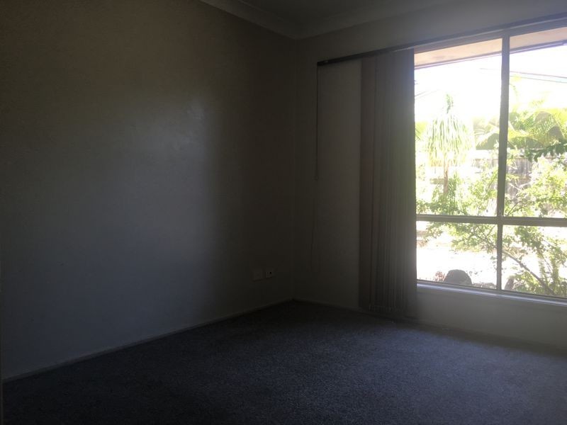 34 Seaton Street, Hillcrest QLD 4118