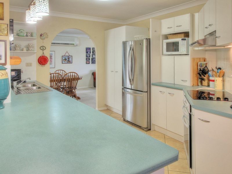 11 Calluna Court, Regents Park QLD 4118