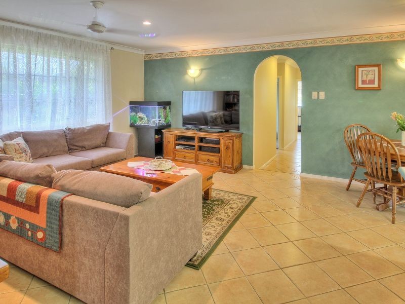 11 Calluna Court, Regents Park QLD 4118