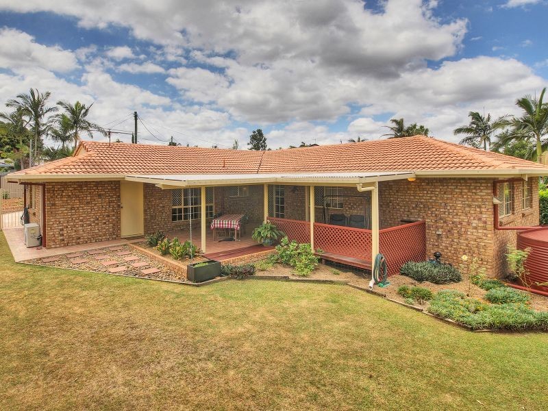 11 Calluna Court, Regents Park QLD 4118