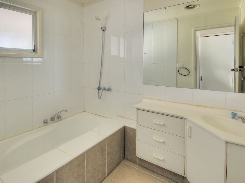 198 Middle Road, Boronia Heights QLD 4124