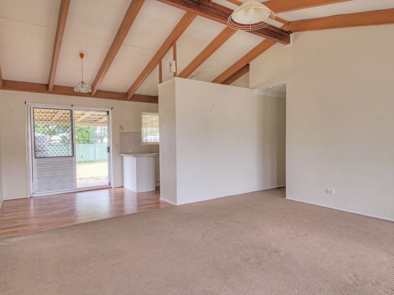 32 Vergulde Road, Regents Park QLD 4118