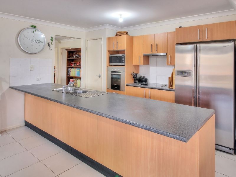 12 Moorhen Court, New Beith QLD 4124