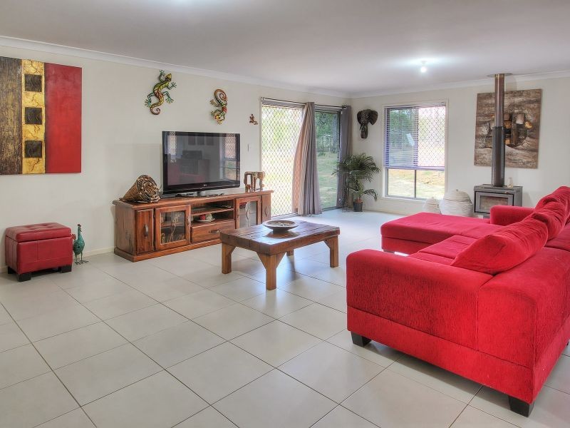 12 Moorhen Court, New Beith QLD 4124