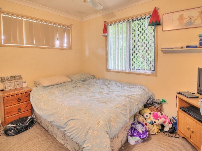 4 Lupus Street, Hillcrest QLD 4118
