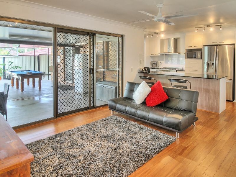 5 Bonhill Court, Hillcrest QLD 4118