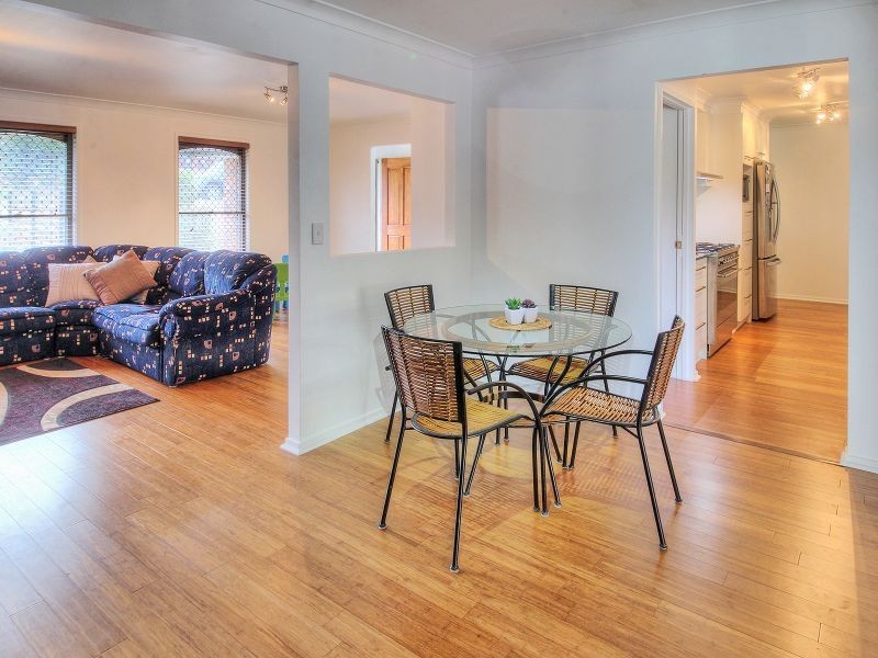 5 Bonhill Court, Hillcrest QLD 4118