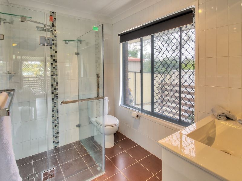 5 Bonhill Court, Hillcrest QLD 4118