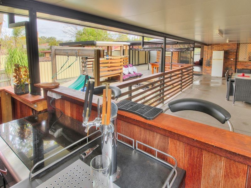 5 Bonhill Court, Hillcrest QLD 4118