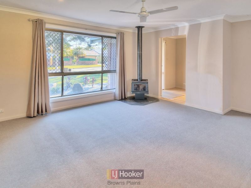 11 Whitcomb Street, Hillcrest QLD 4118